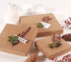 Caja plana para regalos con deco navideña