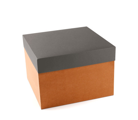 Caja para sombreros. De fácil montaje y disponible en 3 tamaños.