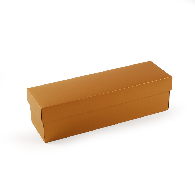 Individual wine box with lid made from laminated cardboard. Individual wine box with lid made from laminated cardboard.