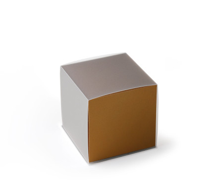 Caja de Cartón para Pequeños Regalos en Forma de Cubo