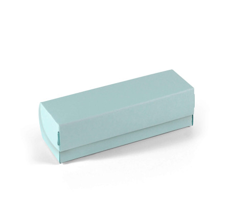 Elongated box with lid for macarons