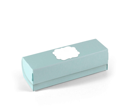 Elongated box with lid for macarons
