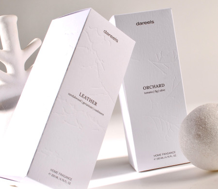 Premium box for fragrances and cosmetic products