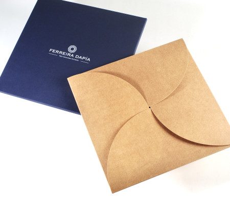 Estuche plano con cierre...