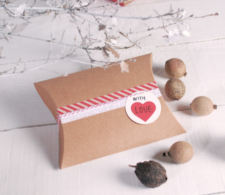 Branded box with message for corporate gifts