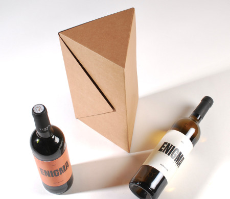 Wine bottle box for corporate gifts