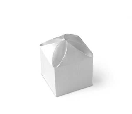Gift Box with a Surprising Flower Fastener