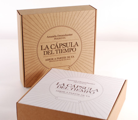 Caja cápsula del tiempo | Caja regalo de cartón