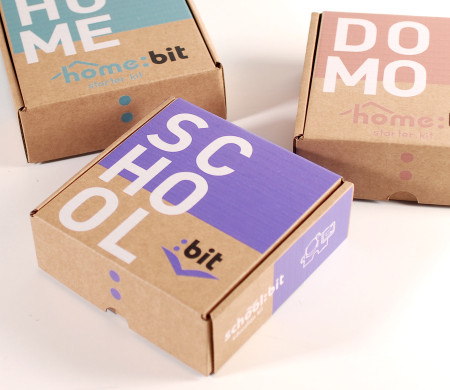 Caja postal de cartón personalizada para e‑commerce, kits y suscripciones