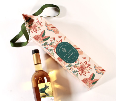 Wine bottle gift box | Cardboard case with ribbon