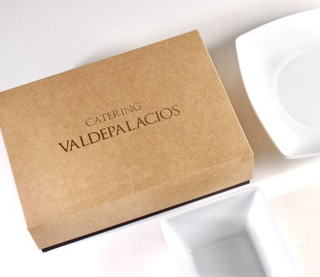 Catering-Box mit Kraftdeckel und schwarzem Innenraum