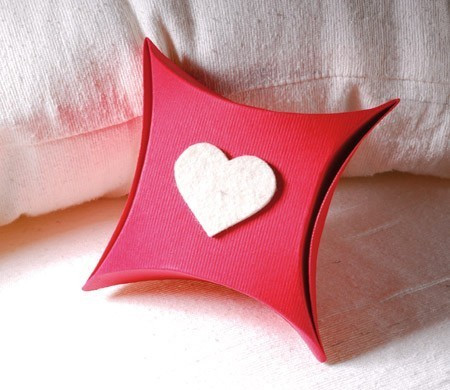 Gift Box for Valentine’s Day with Heart | SelfPackaging