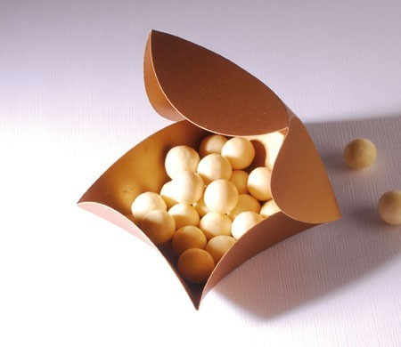Vergoldete Schachtel für Pralinen und Bonbons
