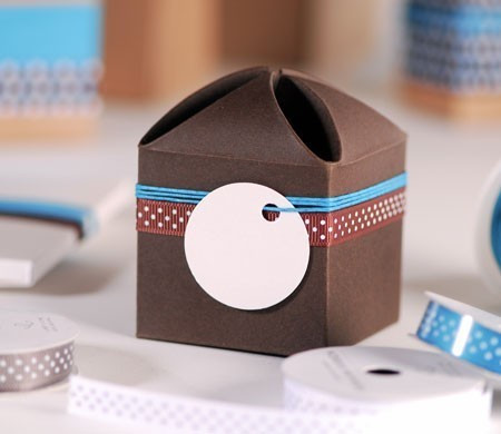 Gift Box With Flower Seal | SelfPackaging