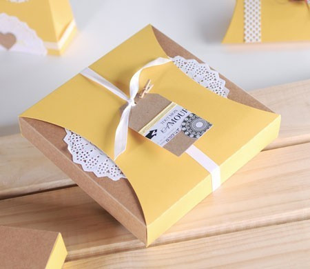 Gift Box with Sleeve and Paper Doilies 