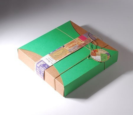 Caja Vintage con Faja y Lazo de Raso Caja Vintage con Faja y Lazo de Raso