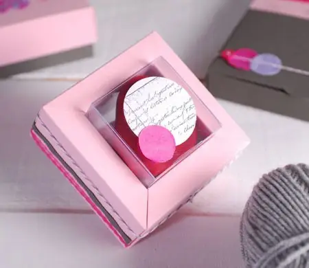 Cajita rosa para invitaciones