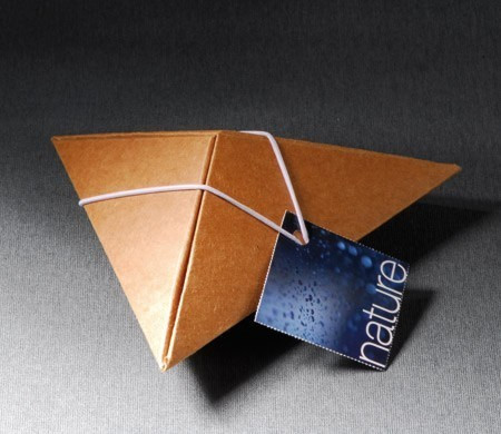 Pyramid-shaped box for corporate gifts