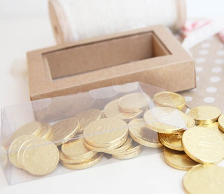 Cajita transparente para monedas de chocolate