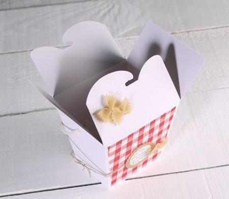 Gift box decorated with pasta
