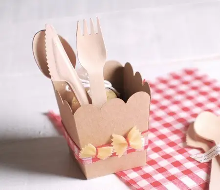 Caja decorada con pasta