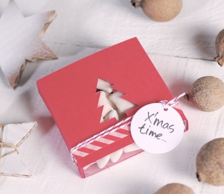 Geschenkbox mit Tannenbaum...