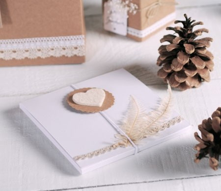 Gift box for invitations or CDs