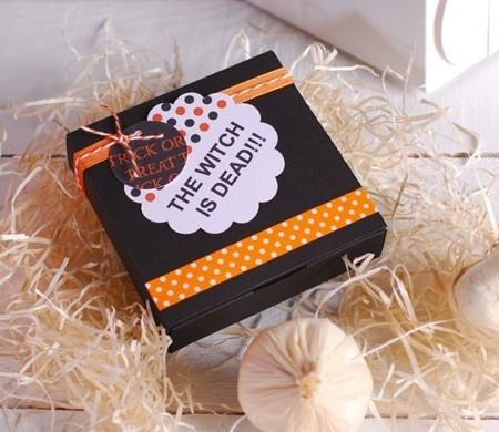 Caja Negra y Cuadrada para Halloween Caja Negra y Cuadrada para Halloween