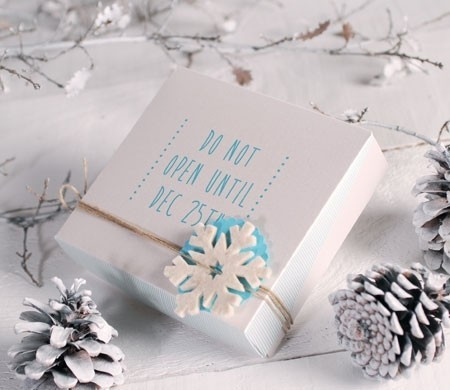 Custom decorated cookie box