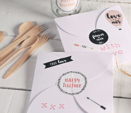 Boîte de la Saint Valentin Décorée pour Invitations