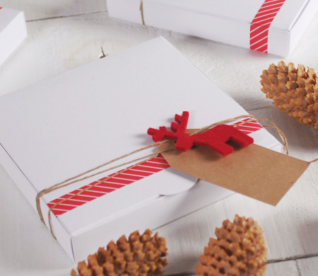 Caja Plana con Decoración Navideña Caja Plana con Decoración Navideña