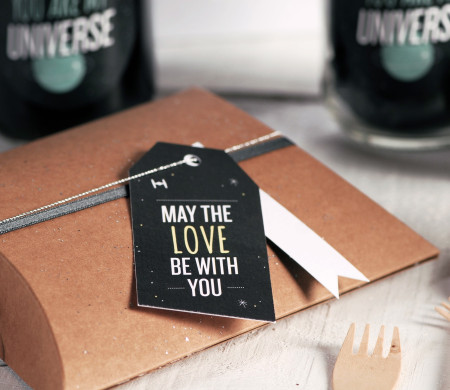 Themed gift box for fans and small gifts