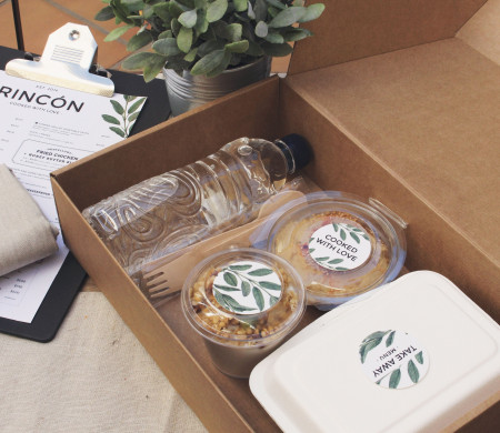 Takeaway kit for lunch menus and food branding