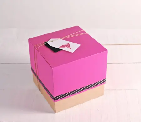 Caja sorpresa rosa para regalo