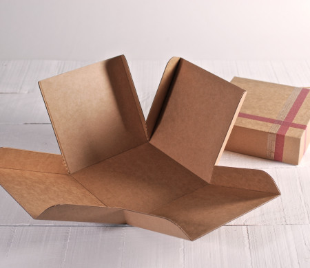 Scatola Spedizioni Decorata | Packaging Ecommerce | SelfPackaging
