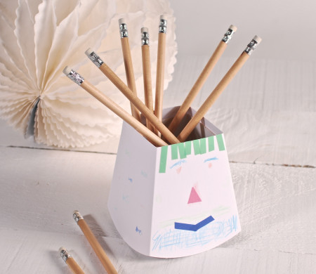 Portapenne per bambini da decorare | Attività DIY