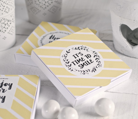 Caja plana para invitaciones y pequeños regalos