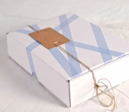 Caja blanca decorada con...