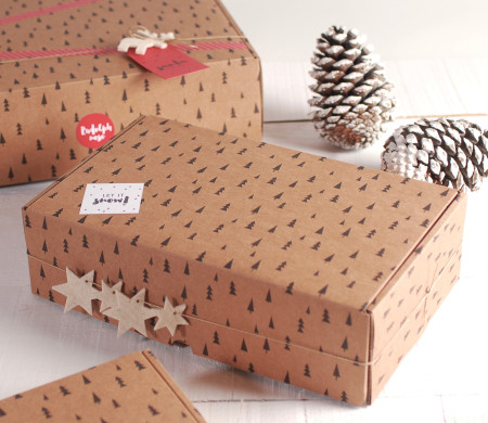 Selbstschließende Schachtel für Weihnachten