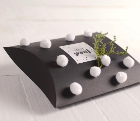 Accessories Box Decorated with Pompoms
