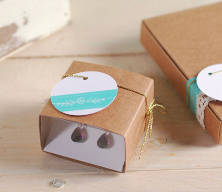Ohrring-Box mit transparenter Banderole