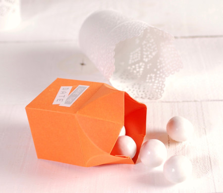 Caja con Cierre de Flor Decorada Caja con Cierre de Flor Decorada