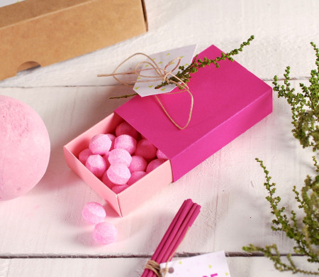Small box for cosmetics