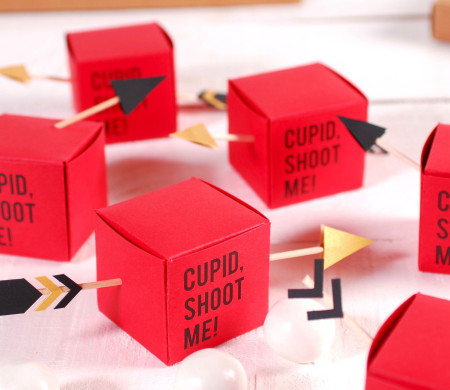 Petite boîte  avec flèches de Cupidon
