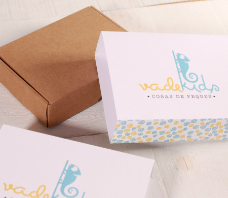 Scatola piccola con fascia da regalare