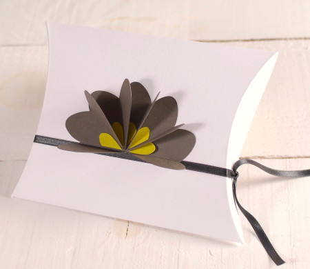 Geschenk-Box mit 3D-Dekoration