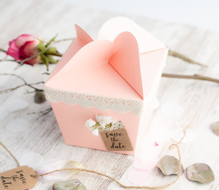Boîte pour crèmes avec fermeture fleur