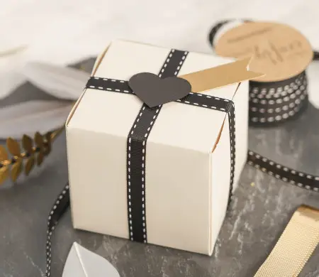 Cajita cuadrada elegante