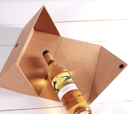Boîte à vin triangulaire décorée Boîte à vin triangulaire décorée