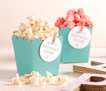 Caja de palomitas con complementos